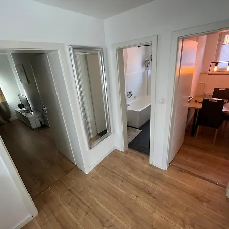 Ruhige In - Warm & Komfortabel Mit Parkplatz アパート